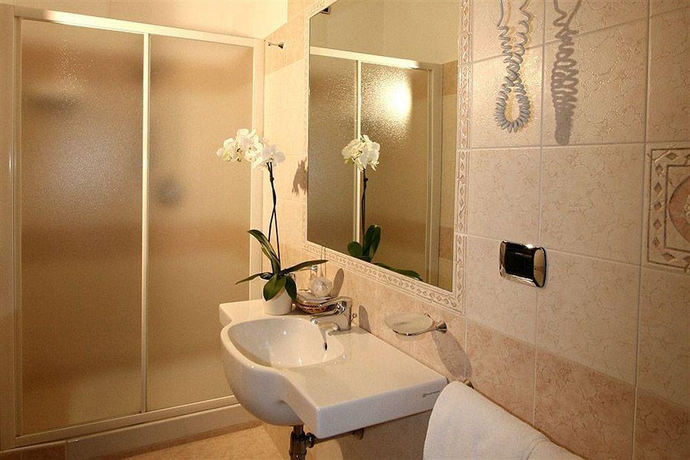 Hotel I Duchi Camerino Ngoại thất bức ảnh